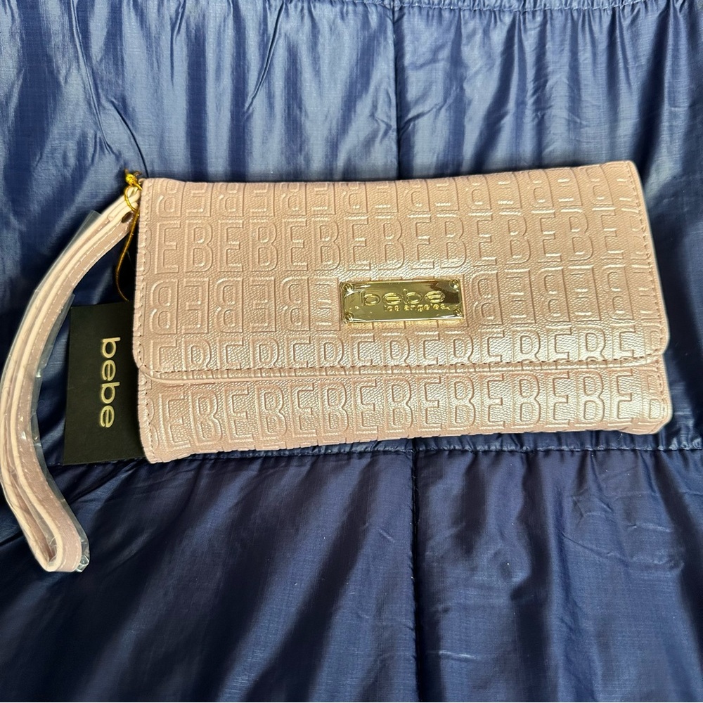 Bebe Cecil Trifold Blush Shine